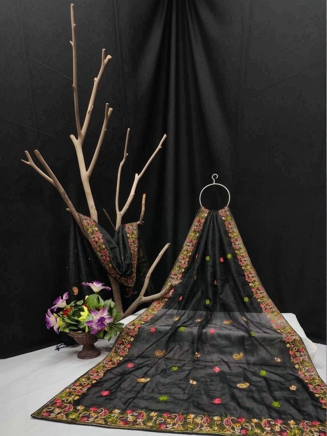 akhodalkrp Floral Embroidered Net Saree thumbnail 2