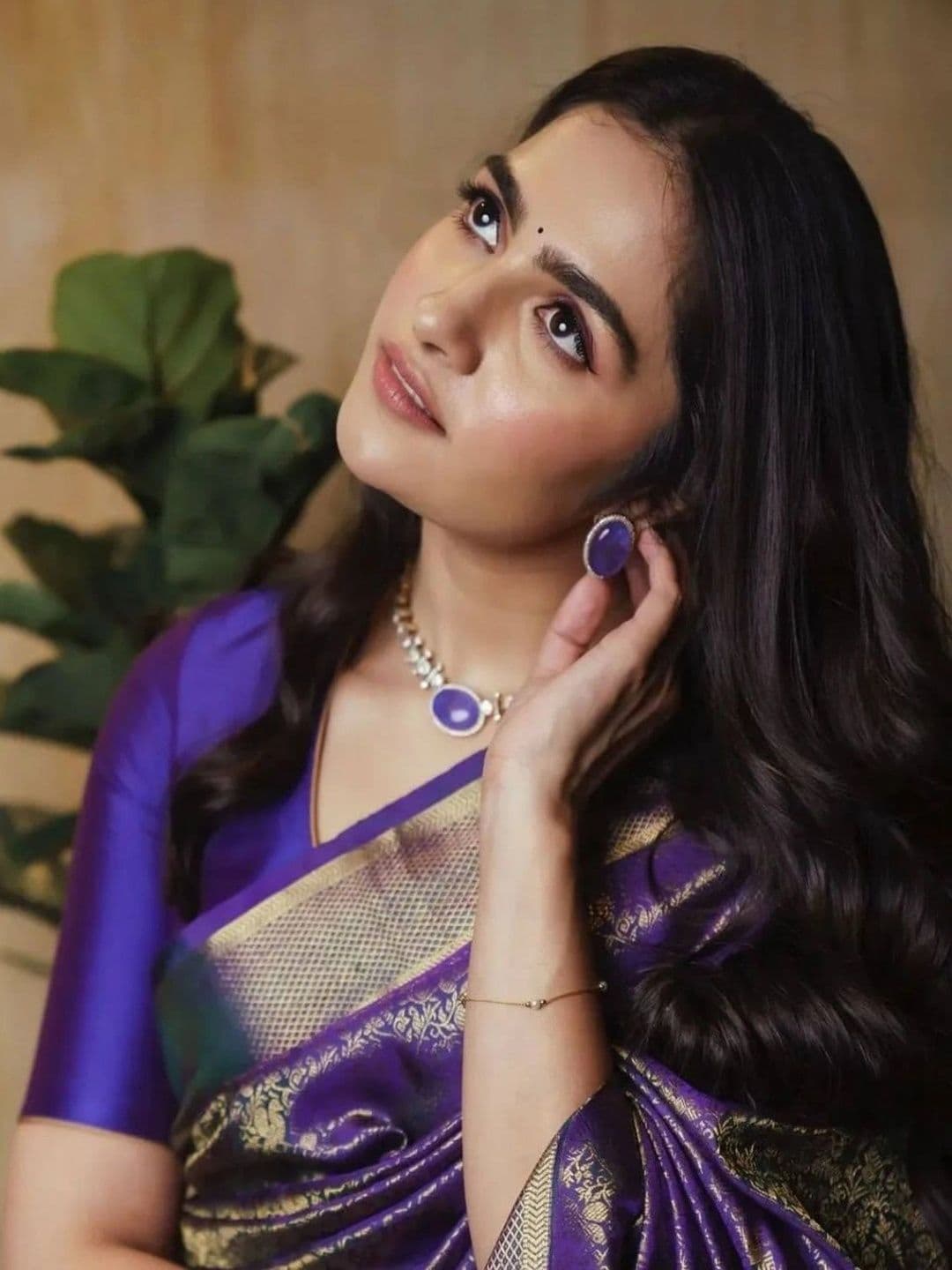 KALINI Woven Design Zari Silk Blend Heavy Work Kanjeevaram Saree thumbnail 3