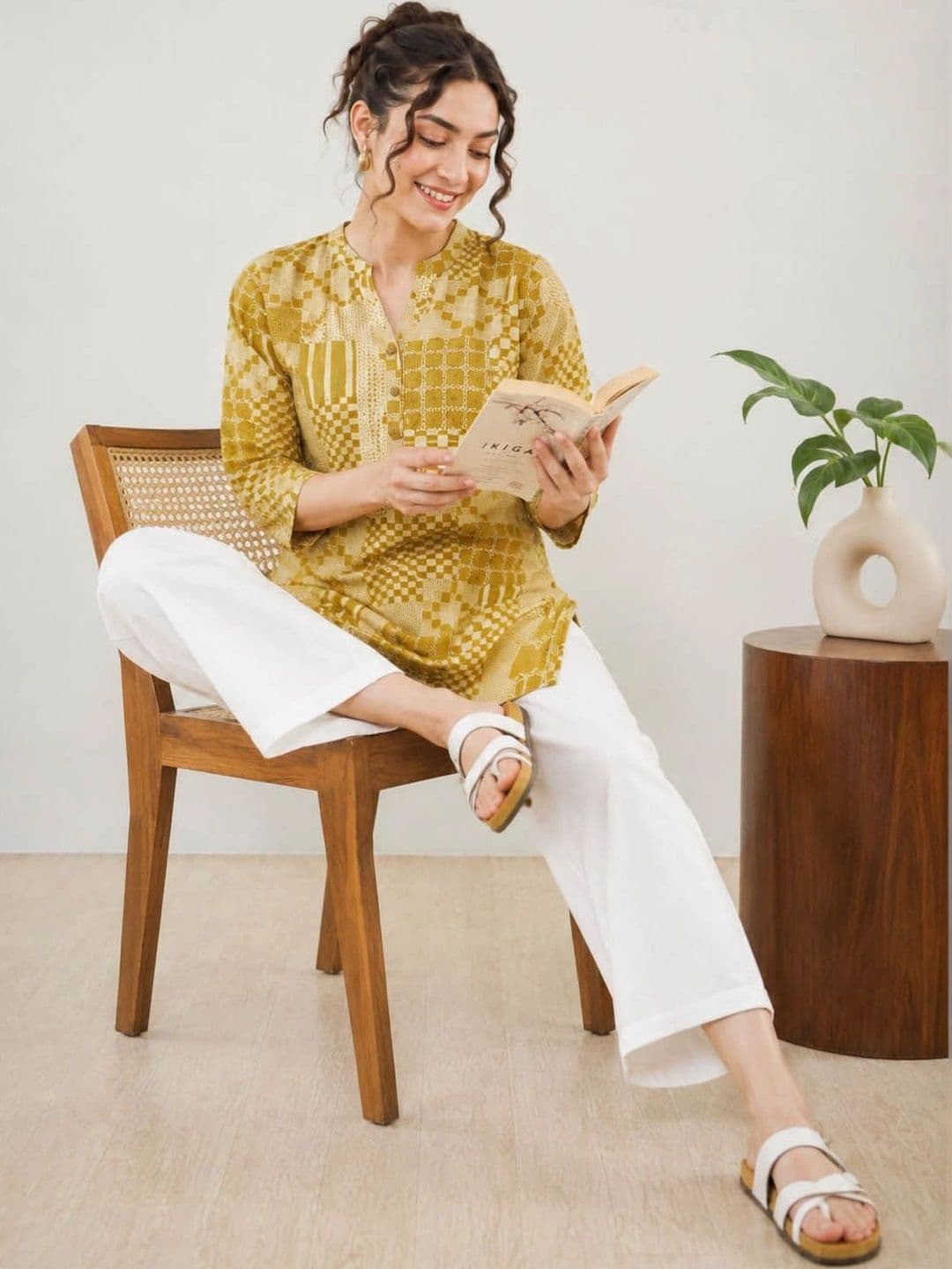 Anouk Women Kurta thumbnail 4