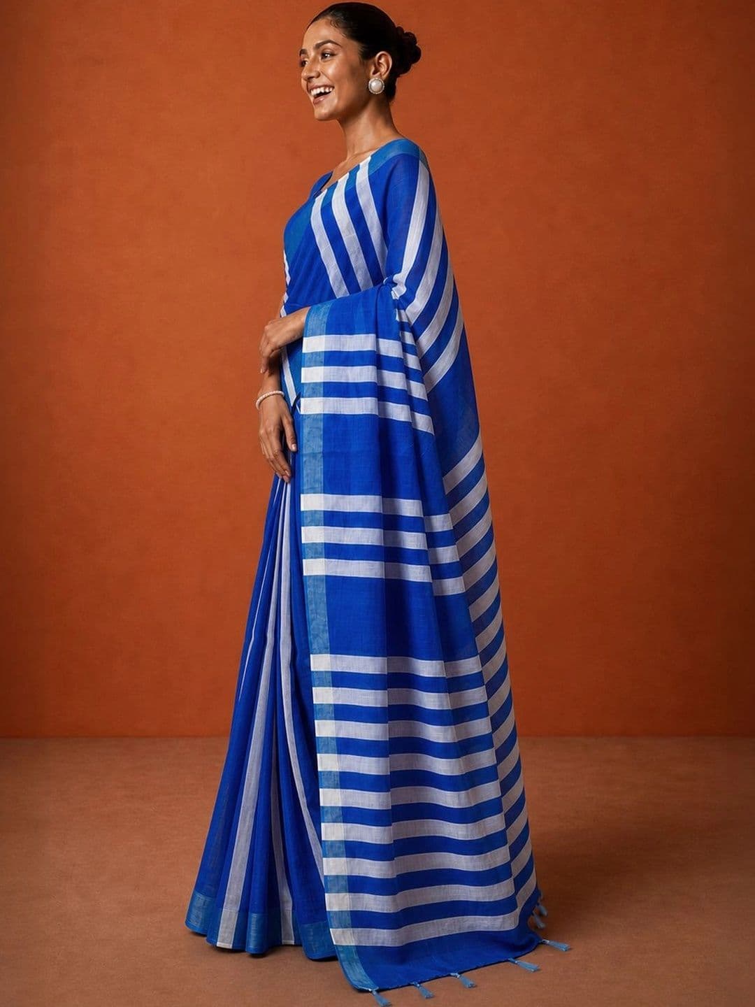 Suha Striped Silk Blend Saree thumbnail 7