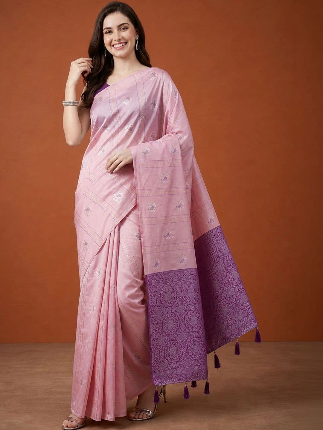 Suha Woven Design Zari Silk Blend Saree thumbnail 5