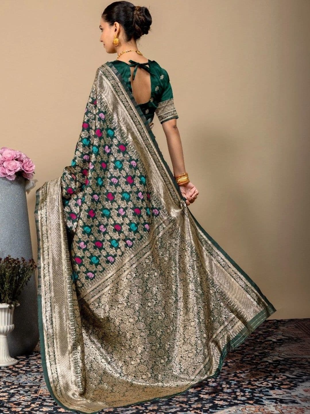 SILKARA CREATION Women Woven Design Zari Silk Blend Banarasi Saree thumbnail 3