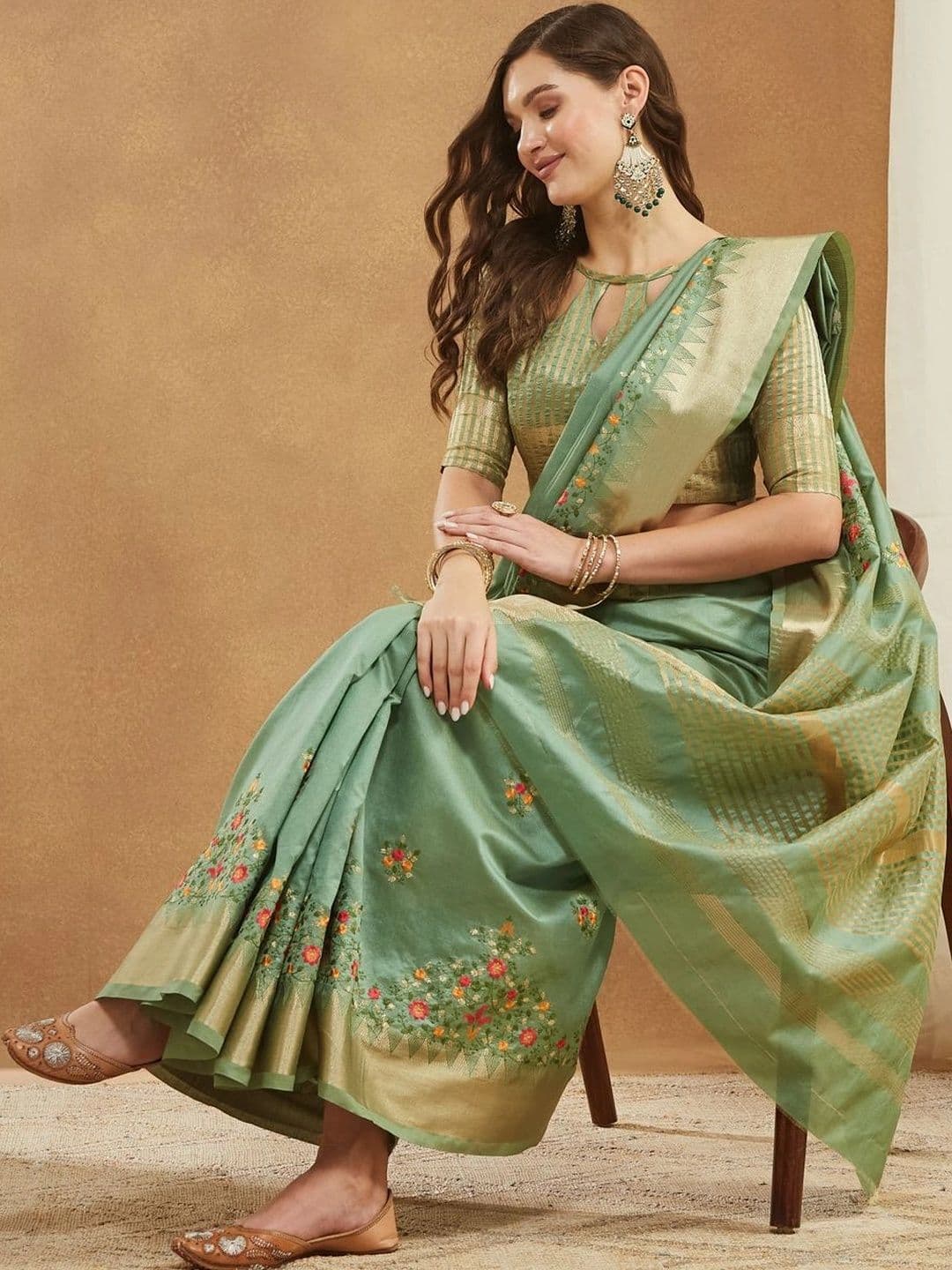 Sangria Floral Embroidered Art Silk Kasavu Saree thumbnail 5
