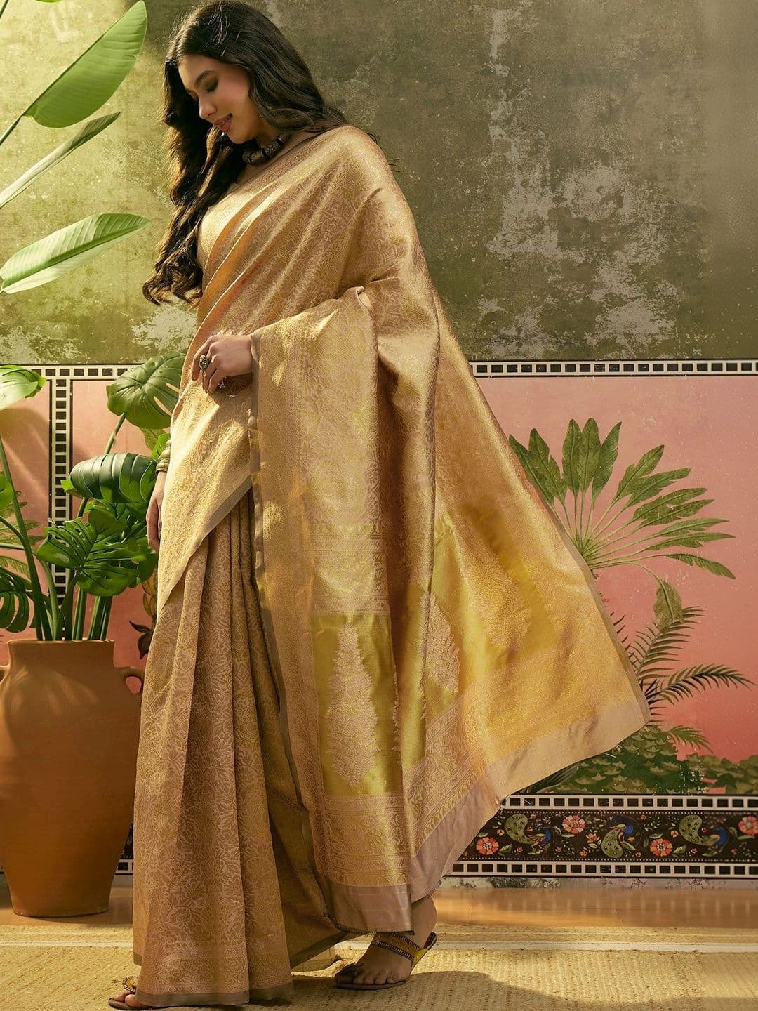 Suha Woven Design Zari Silk Blend Saree thumbnail 6