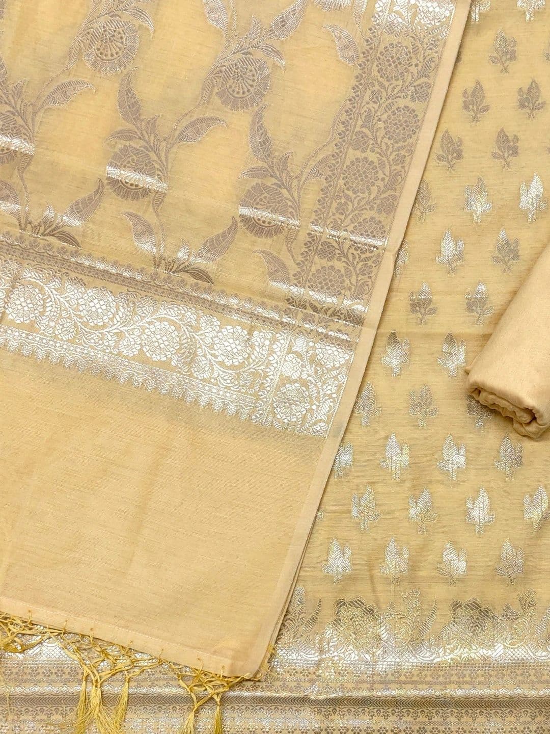 Naveera Unstitched Dress Material - view 1