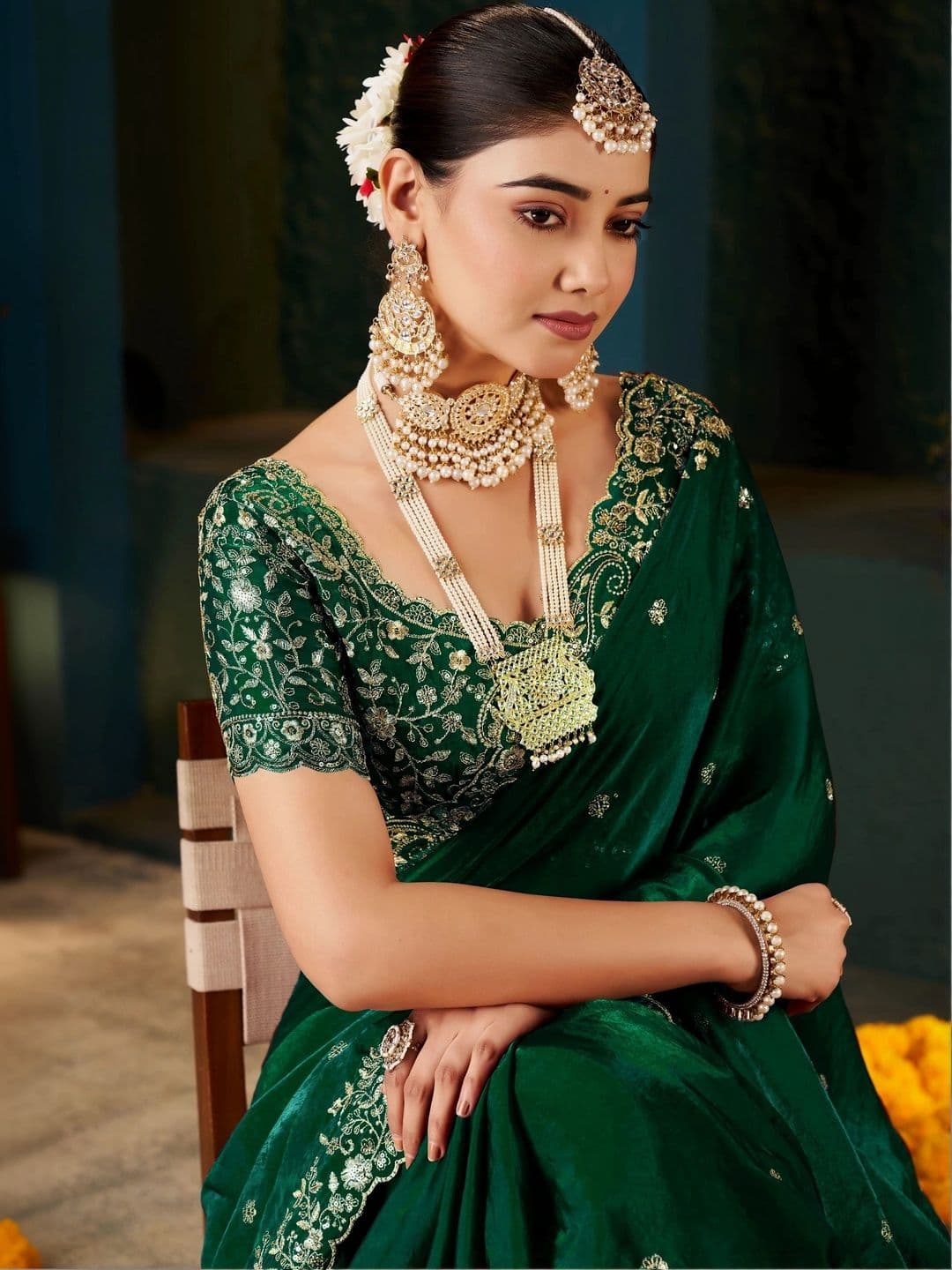 KALINI Floral Zari Silk Blend Heavy Work Saree thumbnail 4