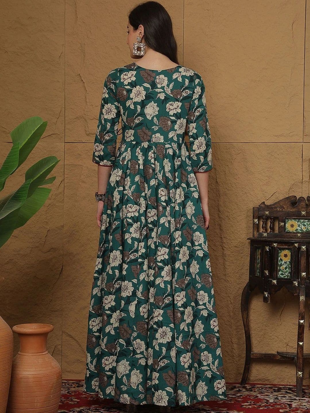 Sangria Women Floral Printed Floral Anarkali Kurta thumbnail 4