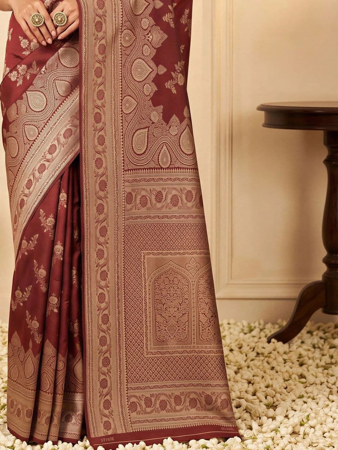 all about you Woven Design Zari Silk Blend Designer Banarasi Saree thumbnail 2