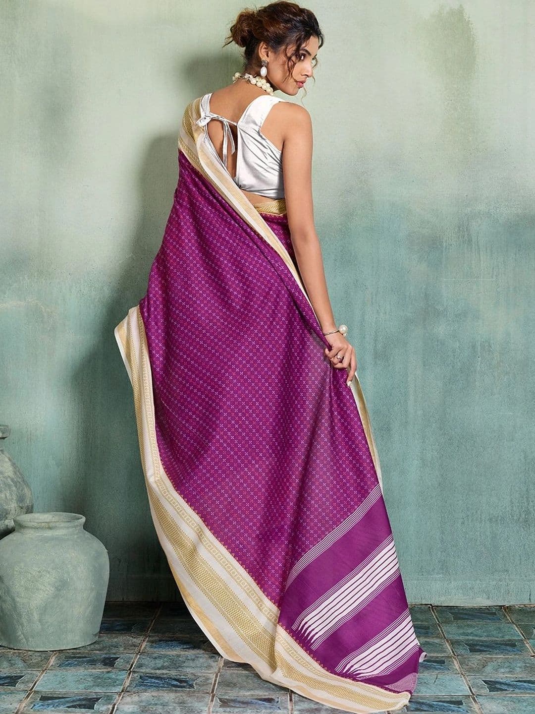 Nayanthara Trends Zari Designer Saree thumbnail 7