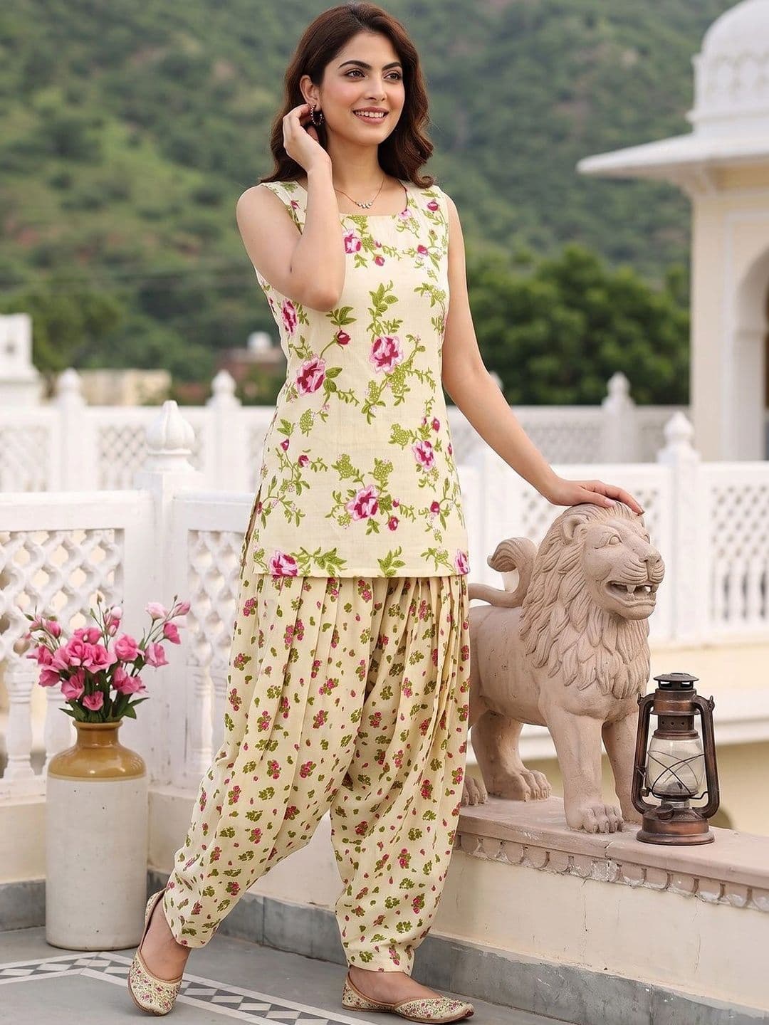 KALINI Women Floral Printed Regular Pure Cotton Kurta with Patiala thumbnail 4