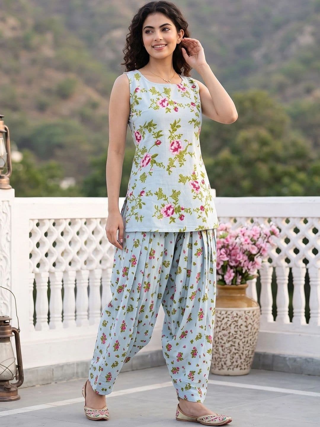 Jaitpuriya Women Floral Printed Regular Pure Cotton Kurti with Patiala thumbnail 6