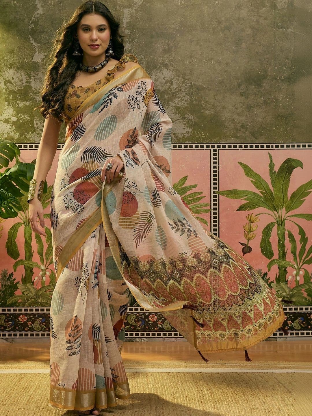 Suha Women Floral Saree - view 1