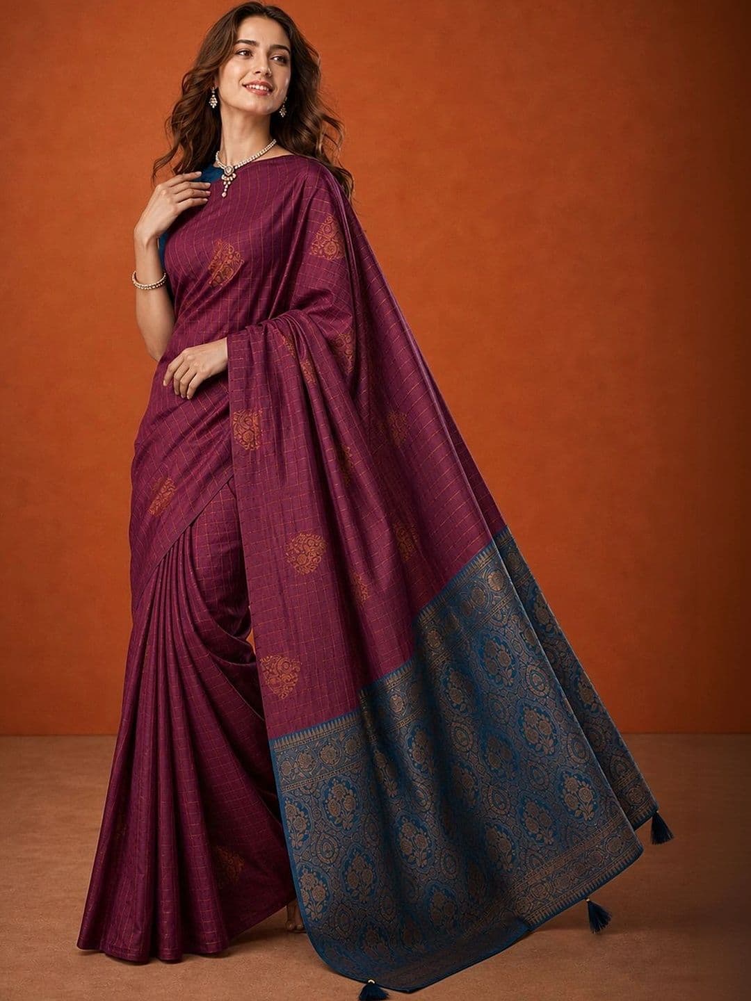 Suha Floral Zari Silk Blend Saree thumbnail 4