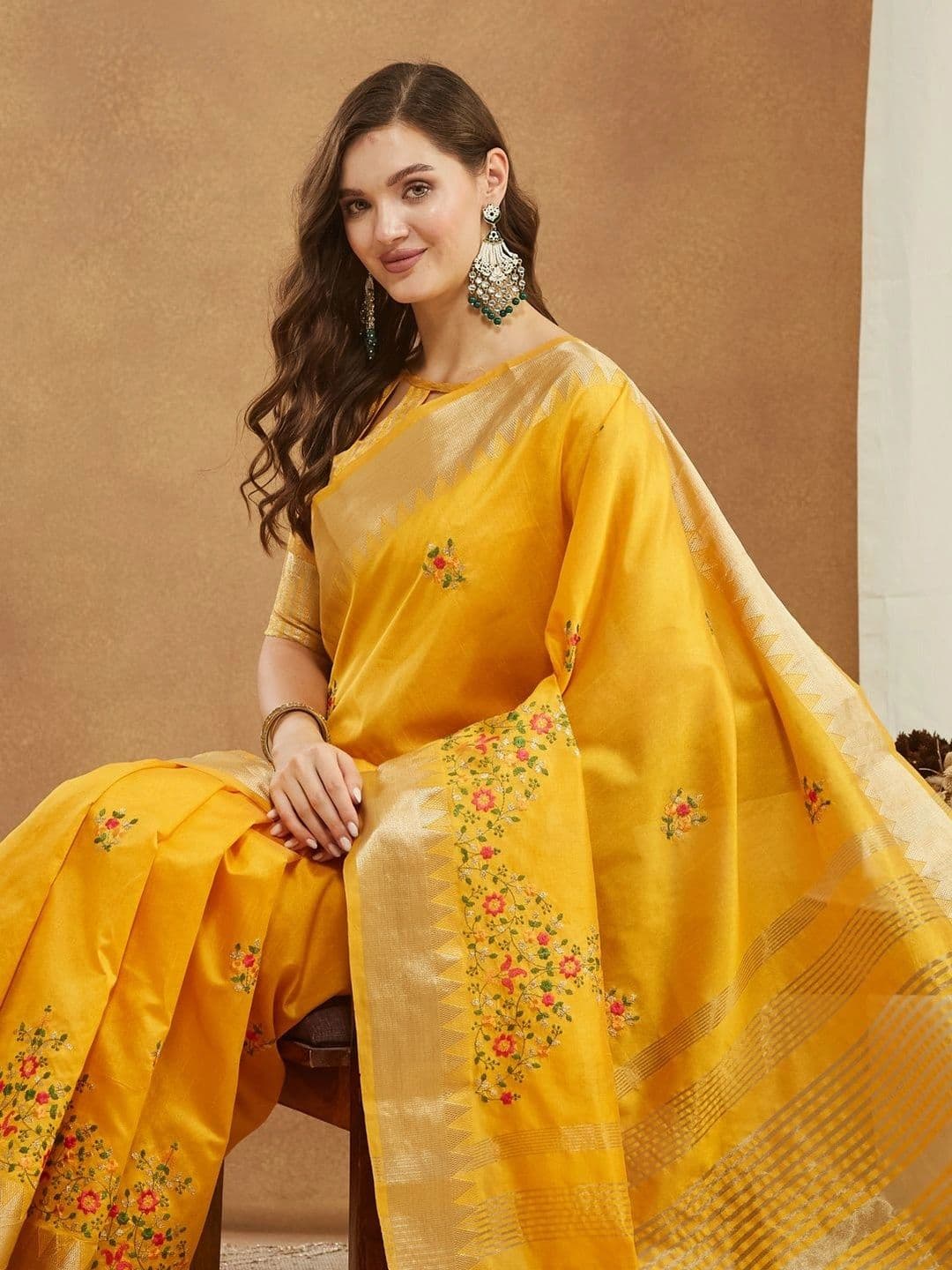 Sangria Floral Embroidered Art Silk Kasavu Saree thumbnail 5