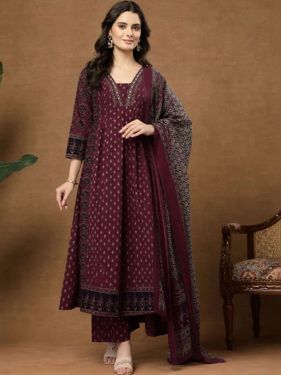 Sangria Women Ethnic Motifs Printed Regular Kurta with Trousers & With Dupatta thumbnail 5