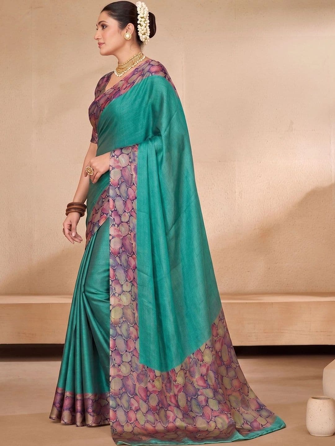 Vipul Pure Chiffon Designer Saree thumbnail 5