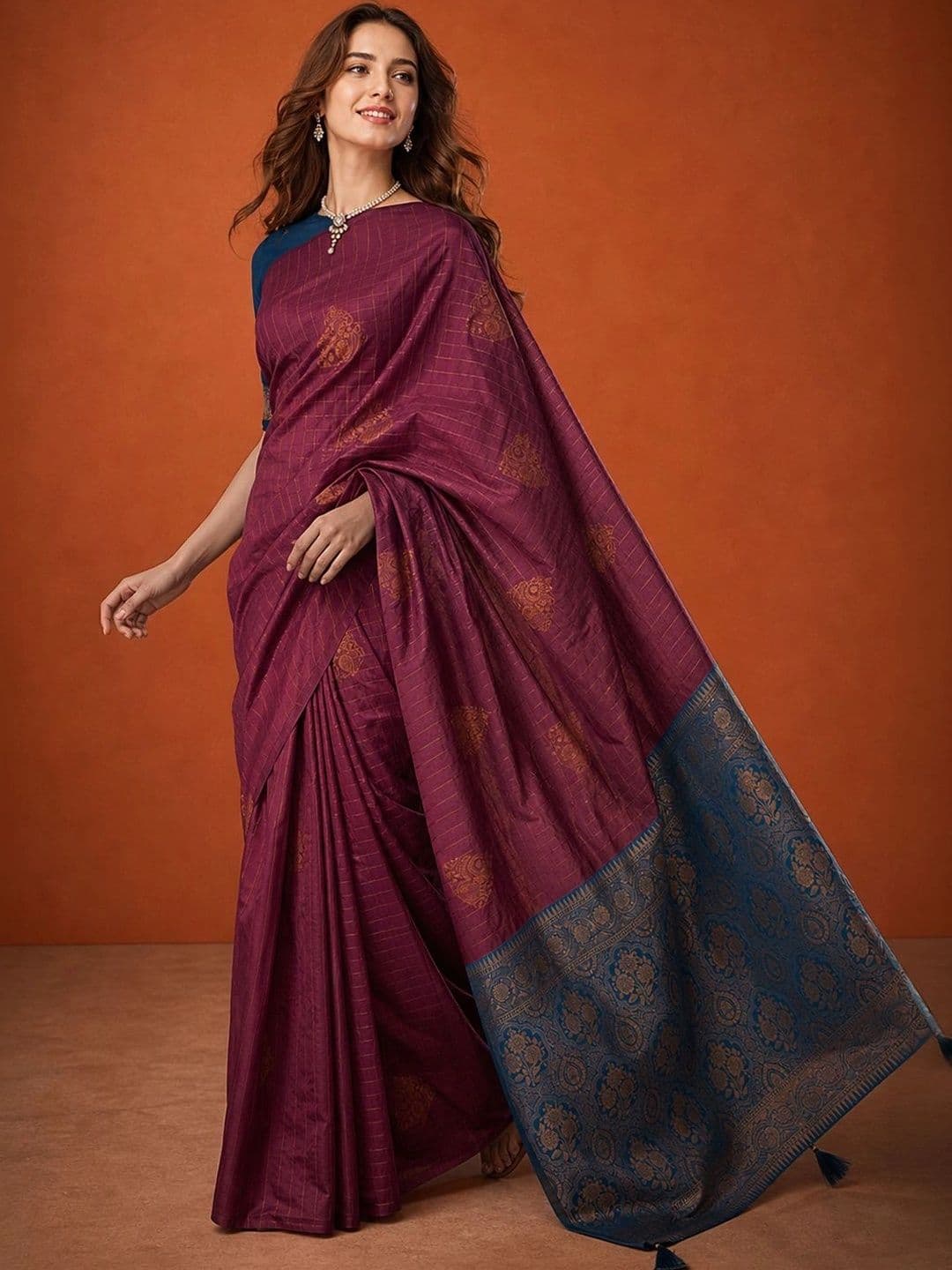 Suha Floral Zari Silk Blend Saree thumbnail 5