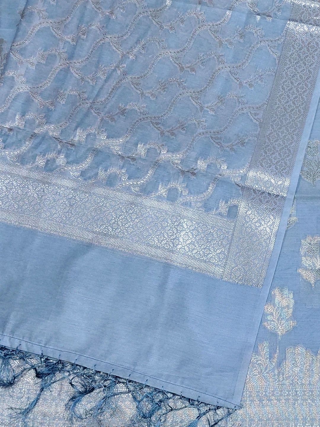 Naveera Unstitched Dress Material thumbnail 3