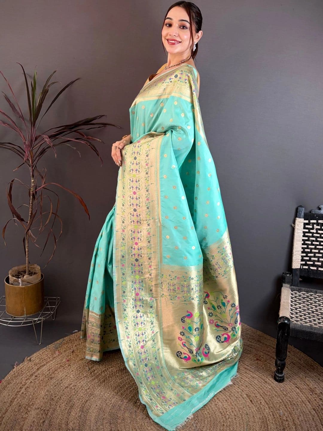 Royal Rajgharana Saree Woven Design Zari Art Silk Handloom Paithani Sarees thumbnail 4
