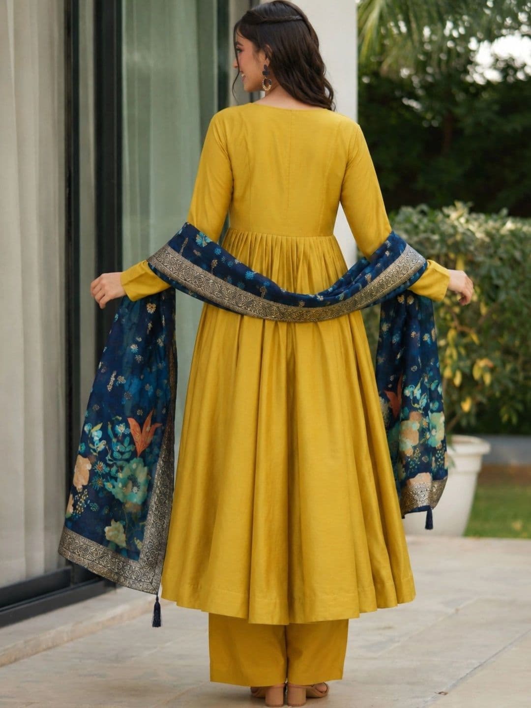 Anouk Women Floral Angrakha Kurta with Palazzos & With Dupatta thumbnail 4
