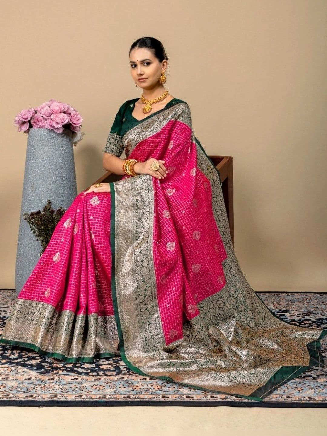 SILKARA CREATION Floral Zari Silk Blend Banarasi Saree thumbnail 5