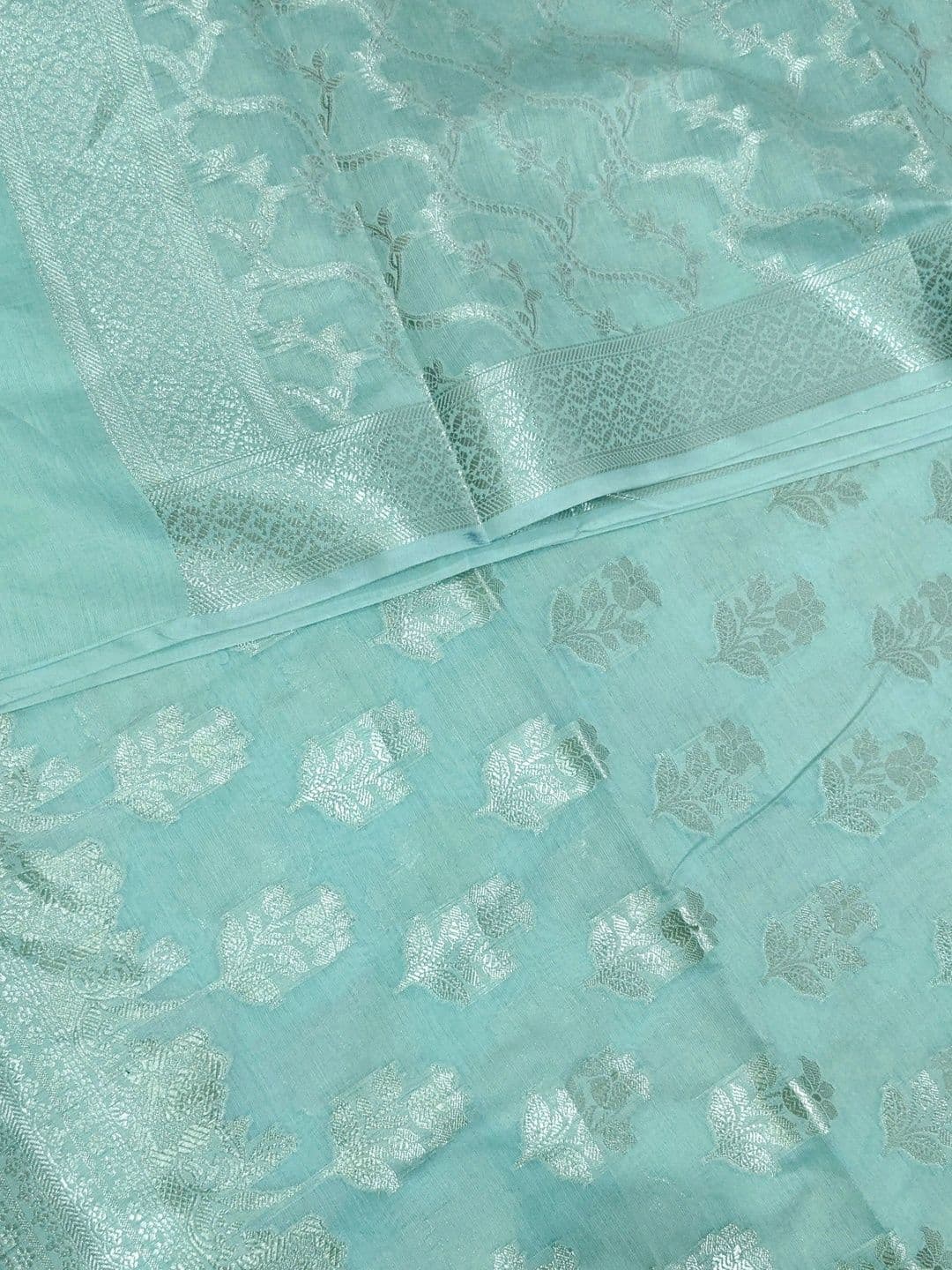 Naveera Unstitched Dress Material thumbnail 3