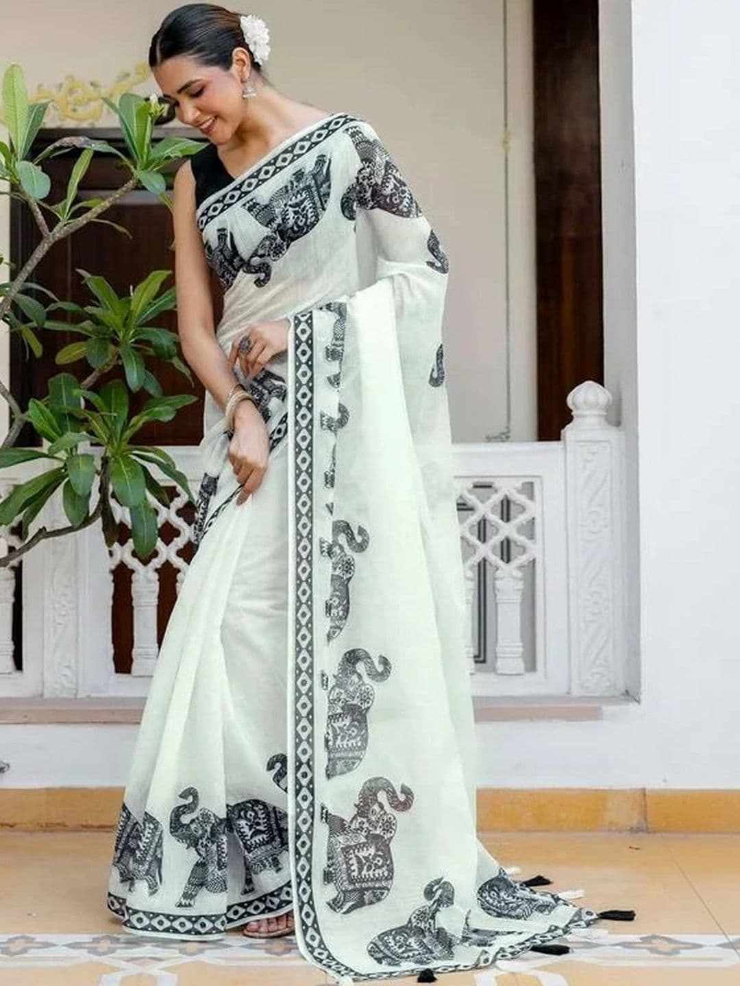 DIVASTRI Silk Blend Kanjeevaram Saree thumbnail 5