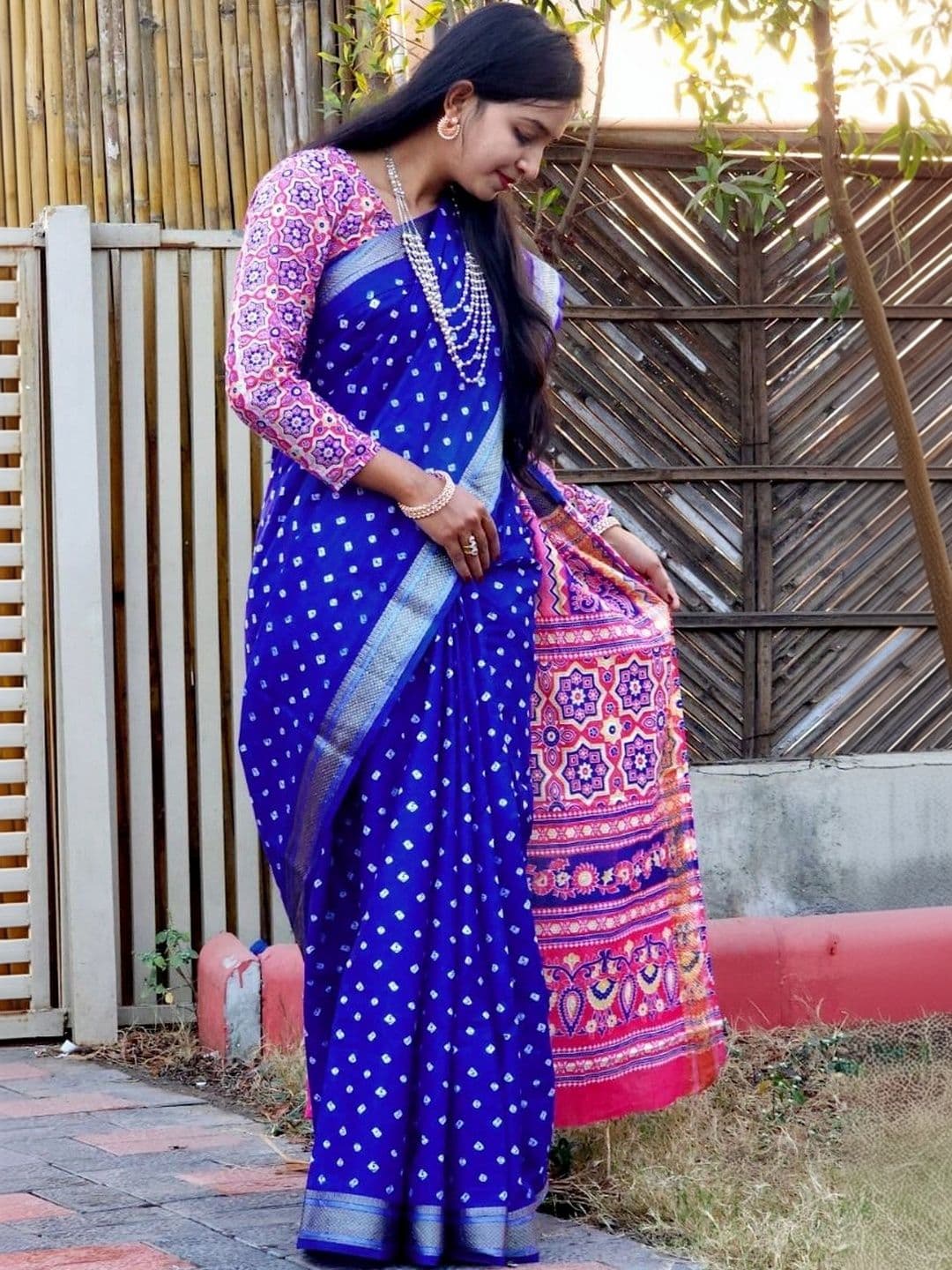 BARATHEON Bandhani Pure Cotton Saree thumbnail 4