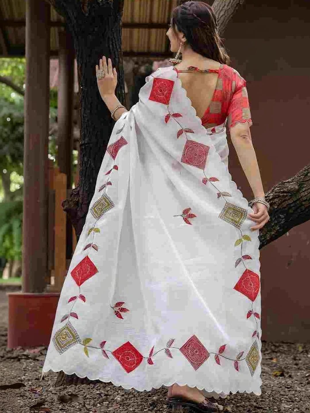 HERE&NOW Embroidered Silk Blend Kanjeevaram Saree thumbnail 5