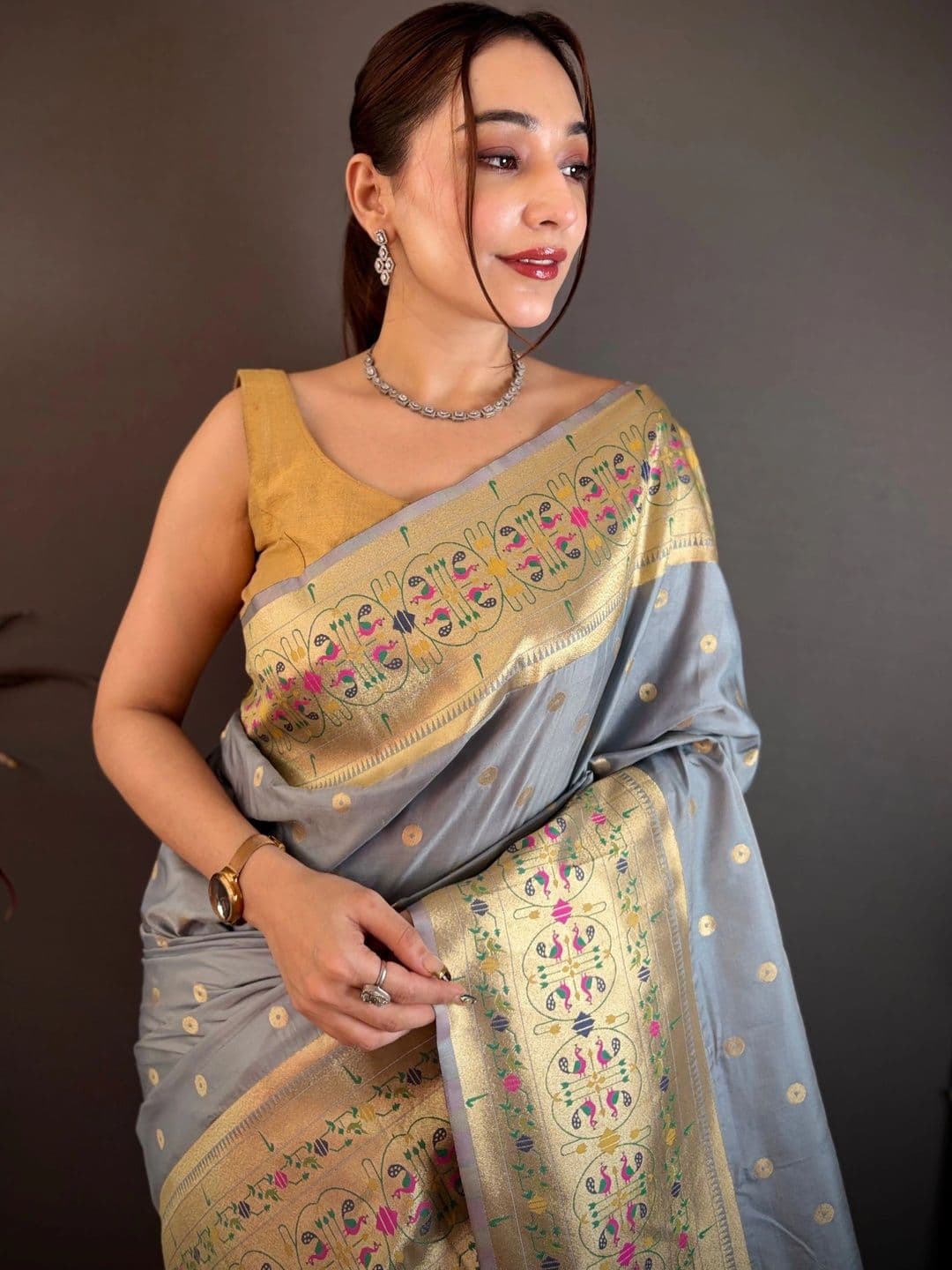 Royal Rajgharana Saree Floral Woven Design Zari Art Silk Paithani Sarees thumbnail 3
