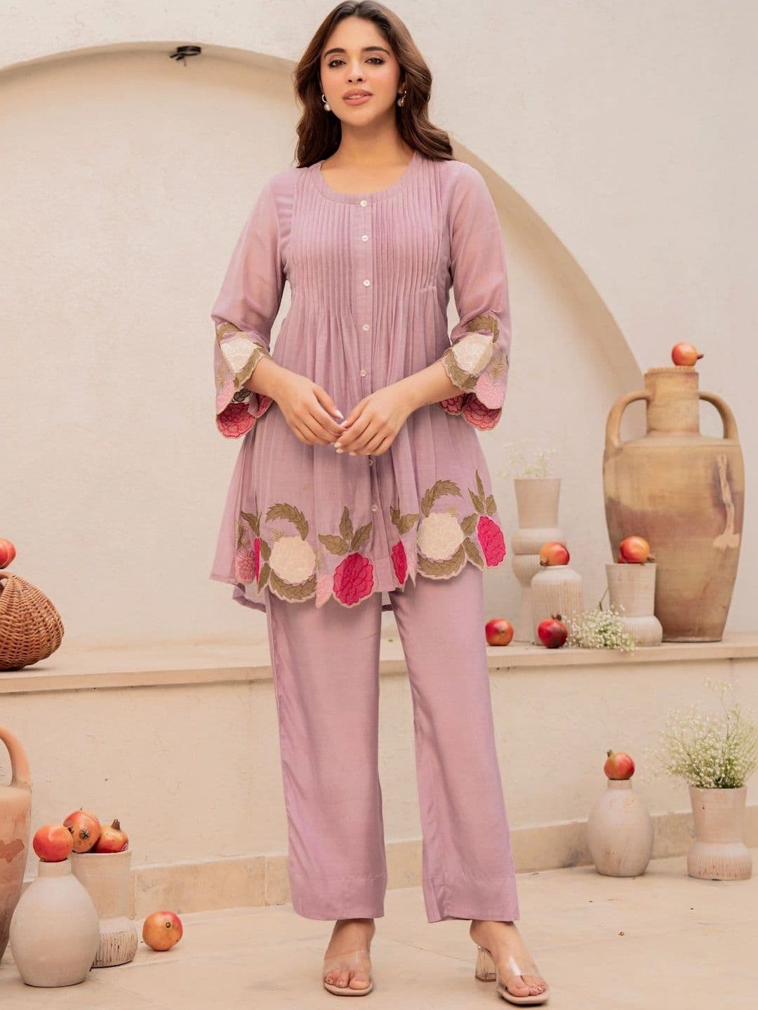 Aeristo Women Floral Embroidered Empire Thread Work Chanderi Silk Kurta with Trousers - view 1