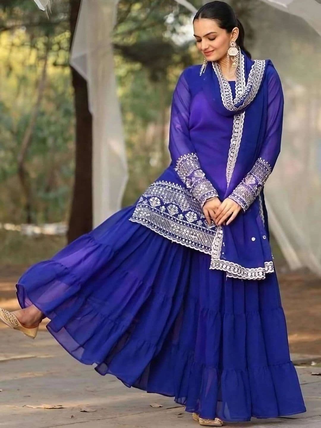 ANVERI TEXTILES Women Ethnic Motifs Embroidered Regular Kurta with Sharara & With Dupatta thumbnail 3