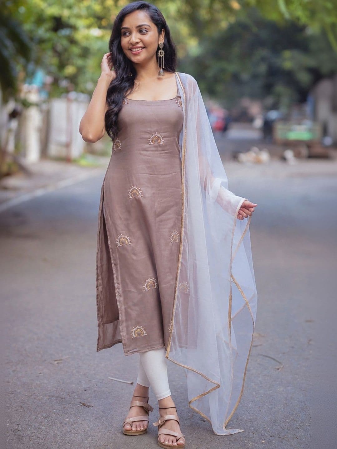 Anouk Women Ethnic Motifs Embroidered Regular Thread Work Kurta With Dupatta thumbnail 3