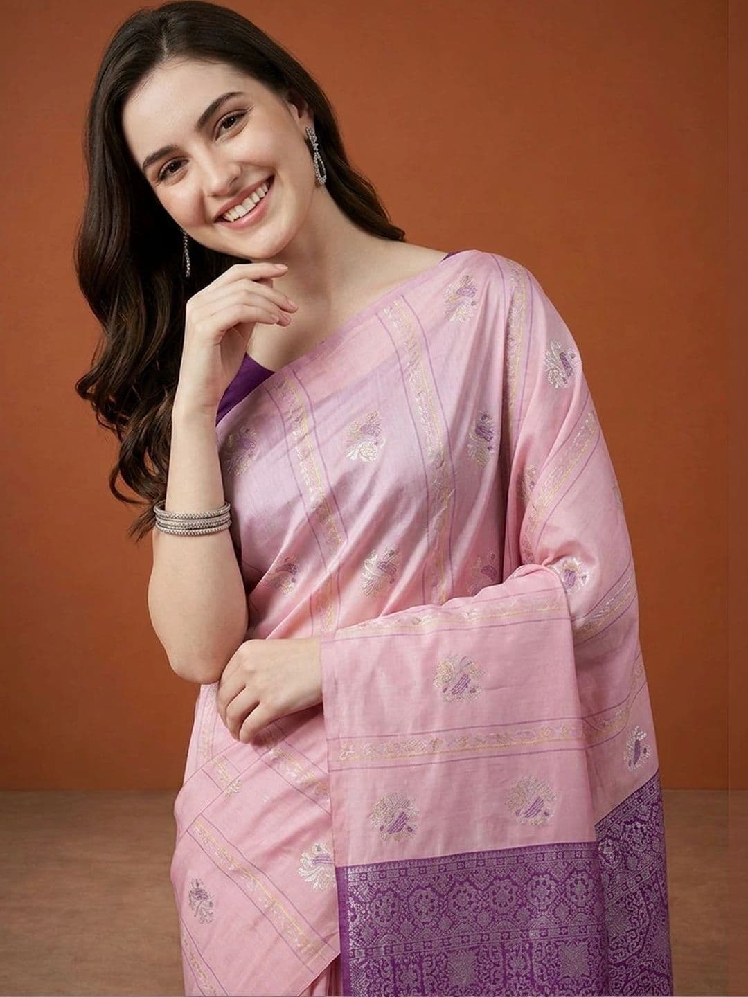 Suha Woven Design Zari Silk Blend Saree thumbnail 3