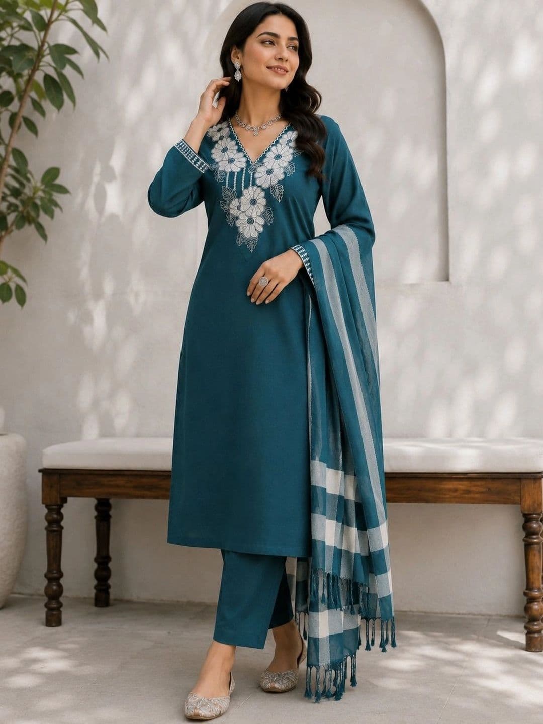 BILANZA Women Floral Embroidered Regular Thread Work Kurta with Trousers & With Dupatta thumbnail 5