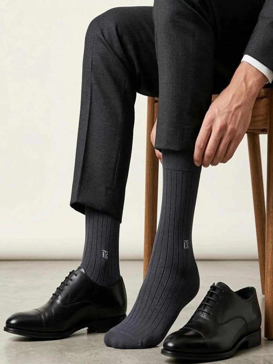 Kikitoes Men Pack of 3 Bamboo Crew Socks Striped Ribbed Soft Breathable thumbnail 3