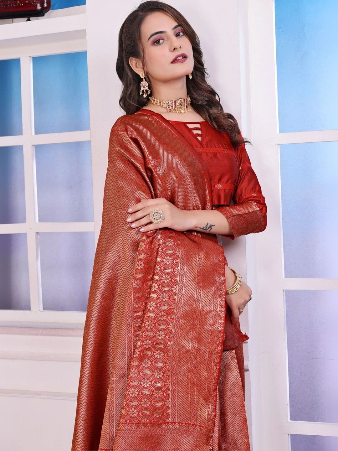 revika Paisley Zari Art Silk Designer Kanjeevaram Saree thumbnail 2