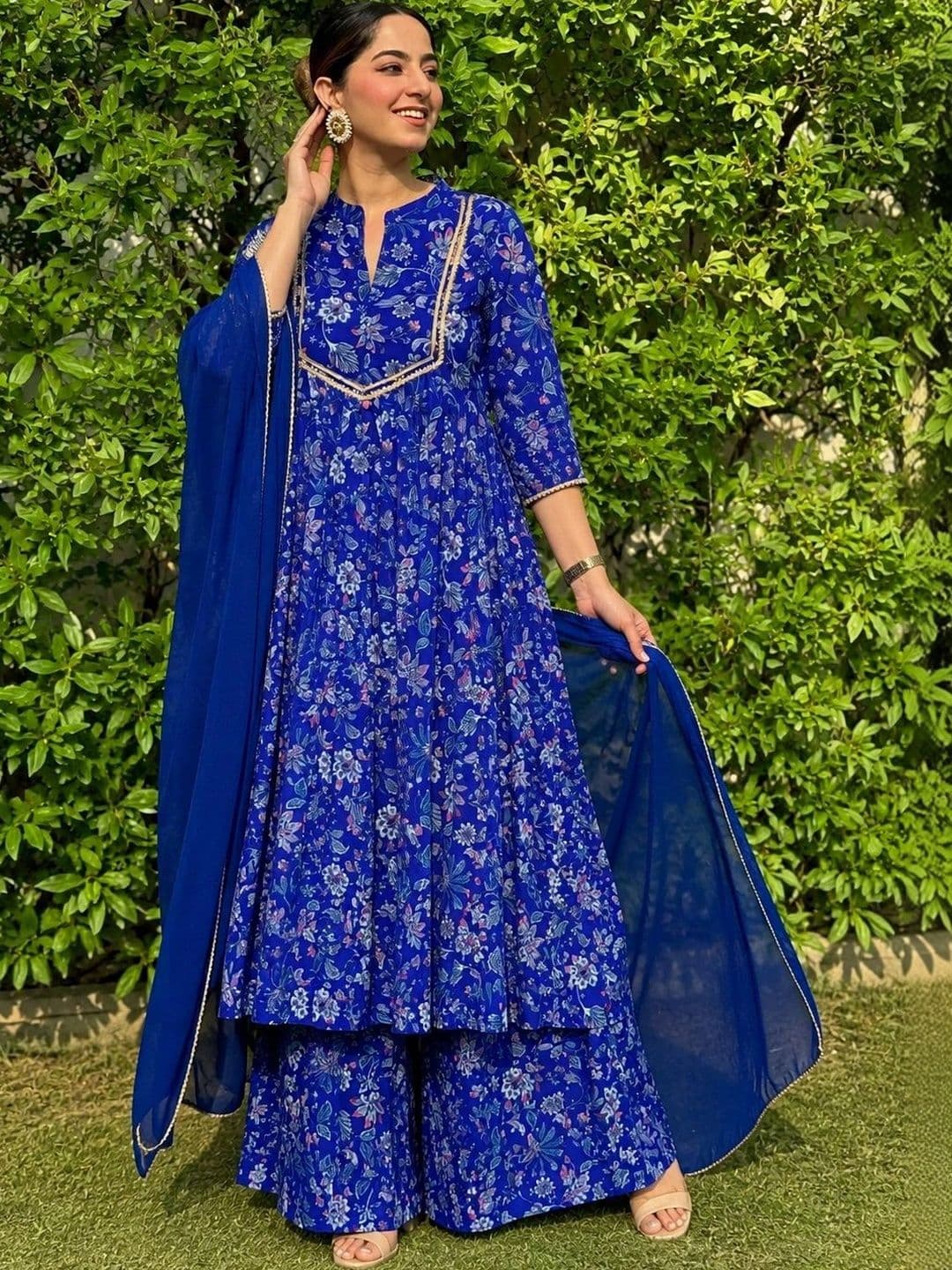 Anouk Women Floral Printed Empire Gotta Patti Kurta with Palazzos & With Dupatta thumbnail 5