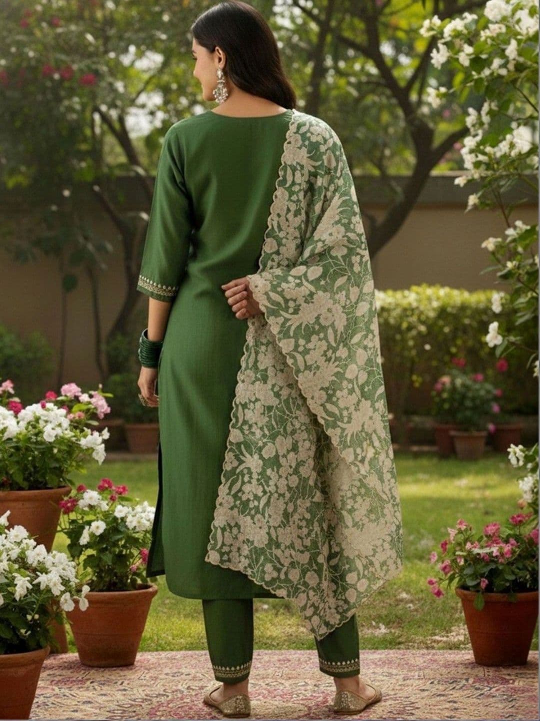 Anouk Women Floral Embroidered Regular Thread Work Kurta with Trousers & With Dupatta thumbnail 5
