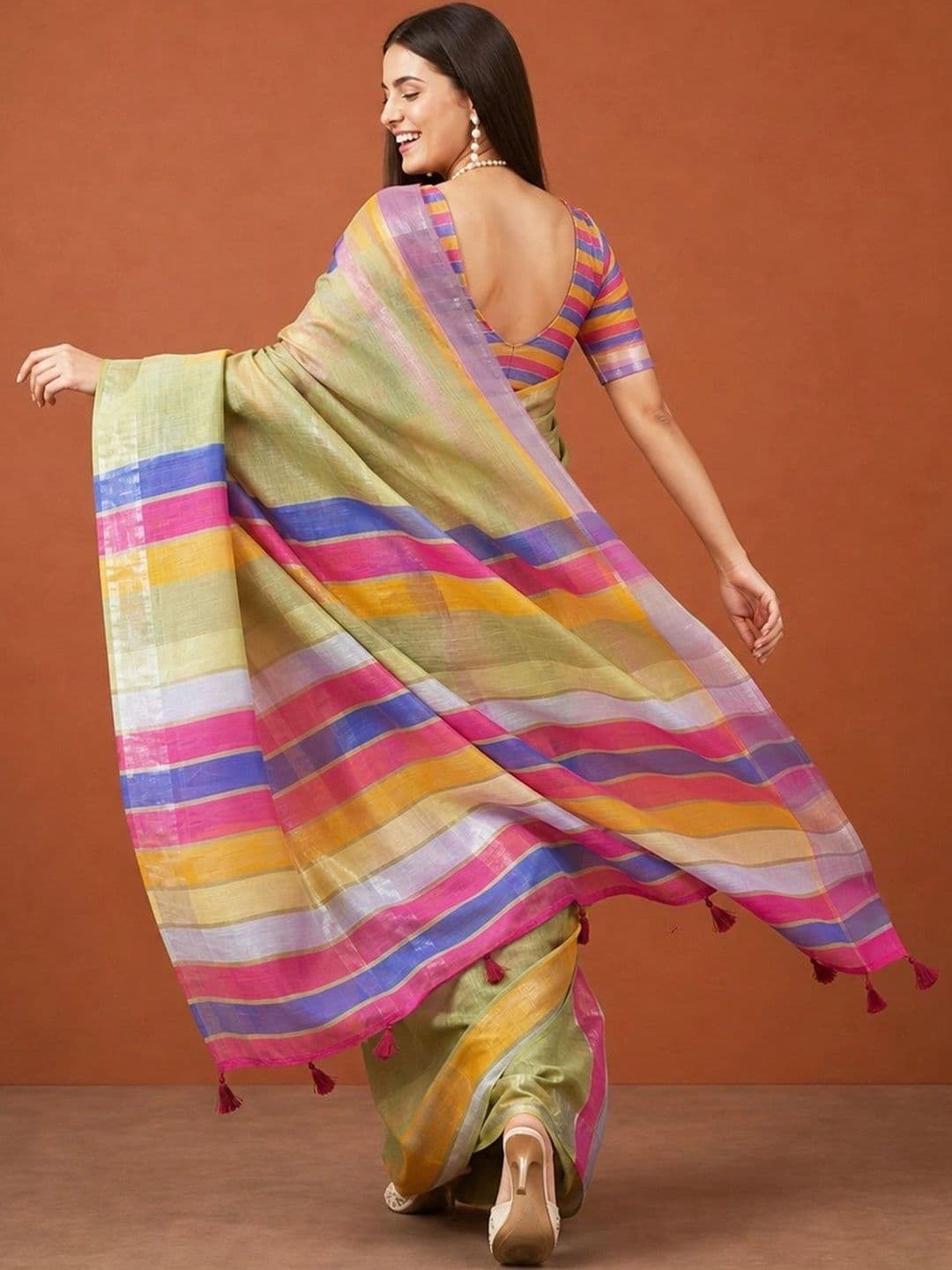 Suha Woven Design Silk Blend Saree thumbnail 7
