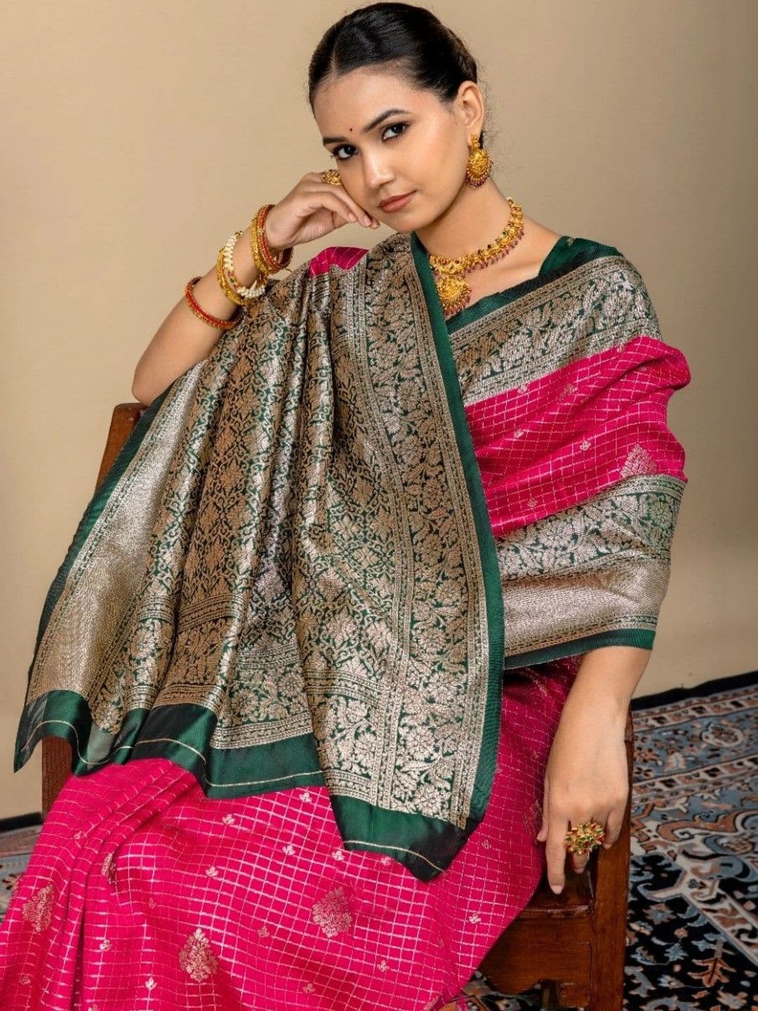 SILKARA CREATION Floral Zari Silk Blend Banarasi Saree thumbnail 3