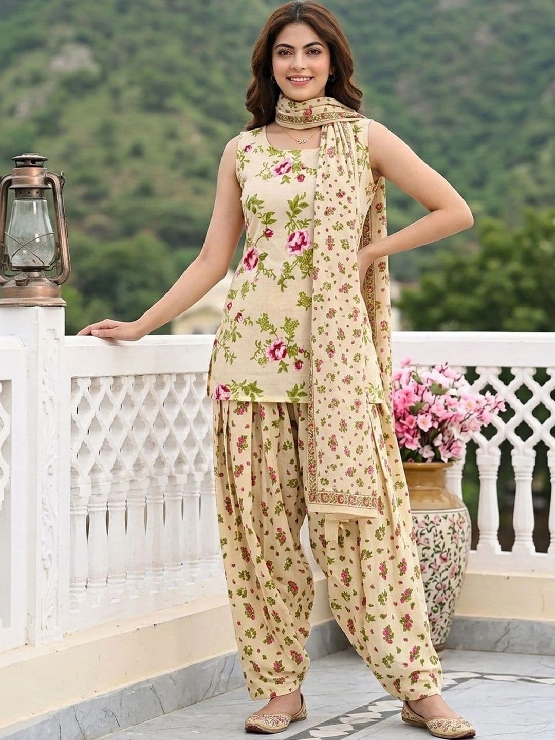 KALINI Women Floral Printed Regular Pure Cotton Kurta with Patiala & Dupatta thumbnail 4