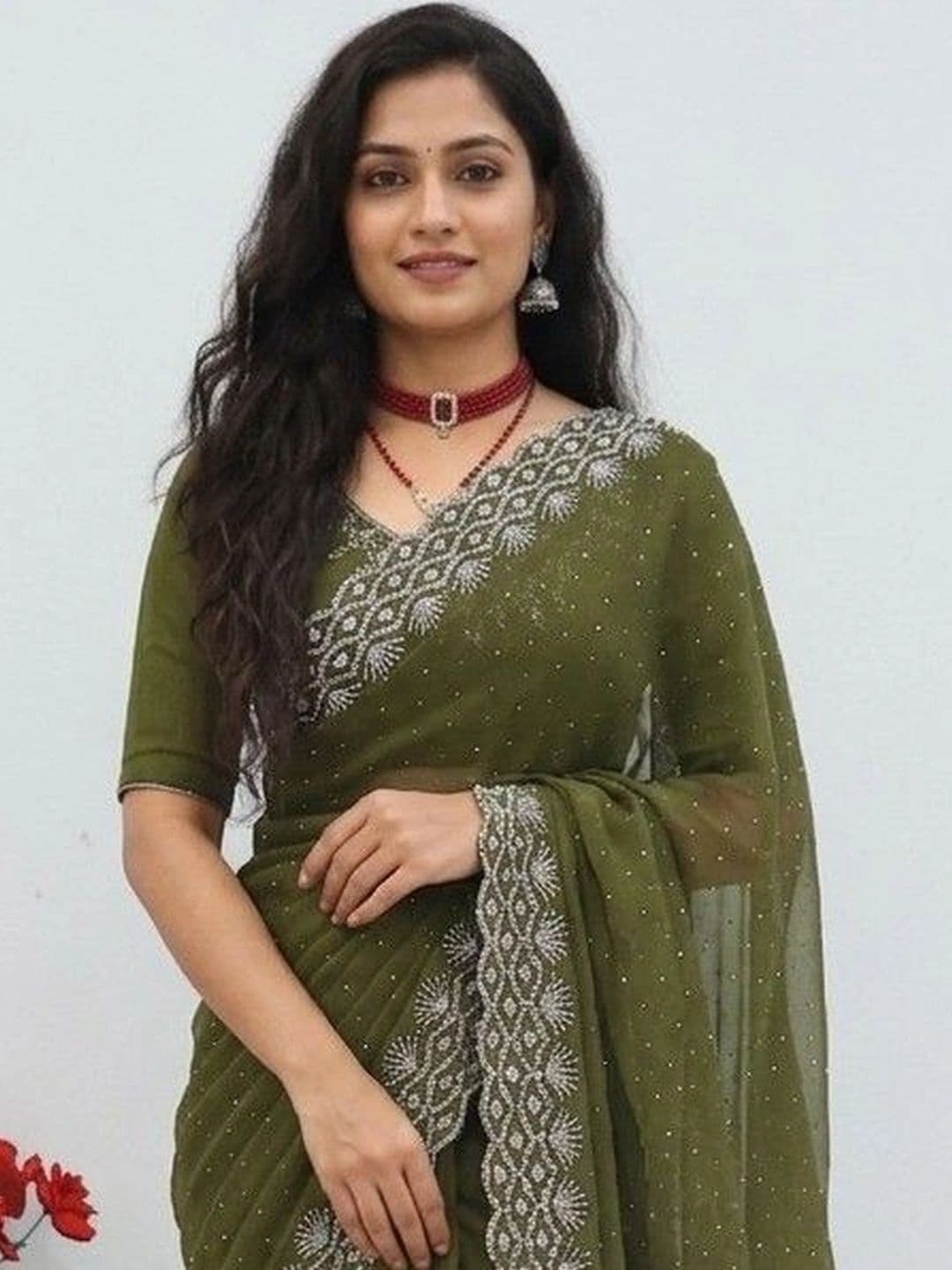SmileyFashion Embellished Pure Georgette Designer Saree thumbnail 3
