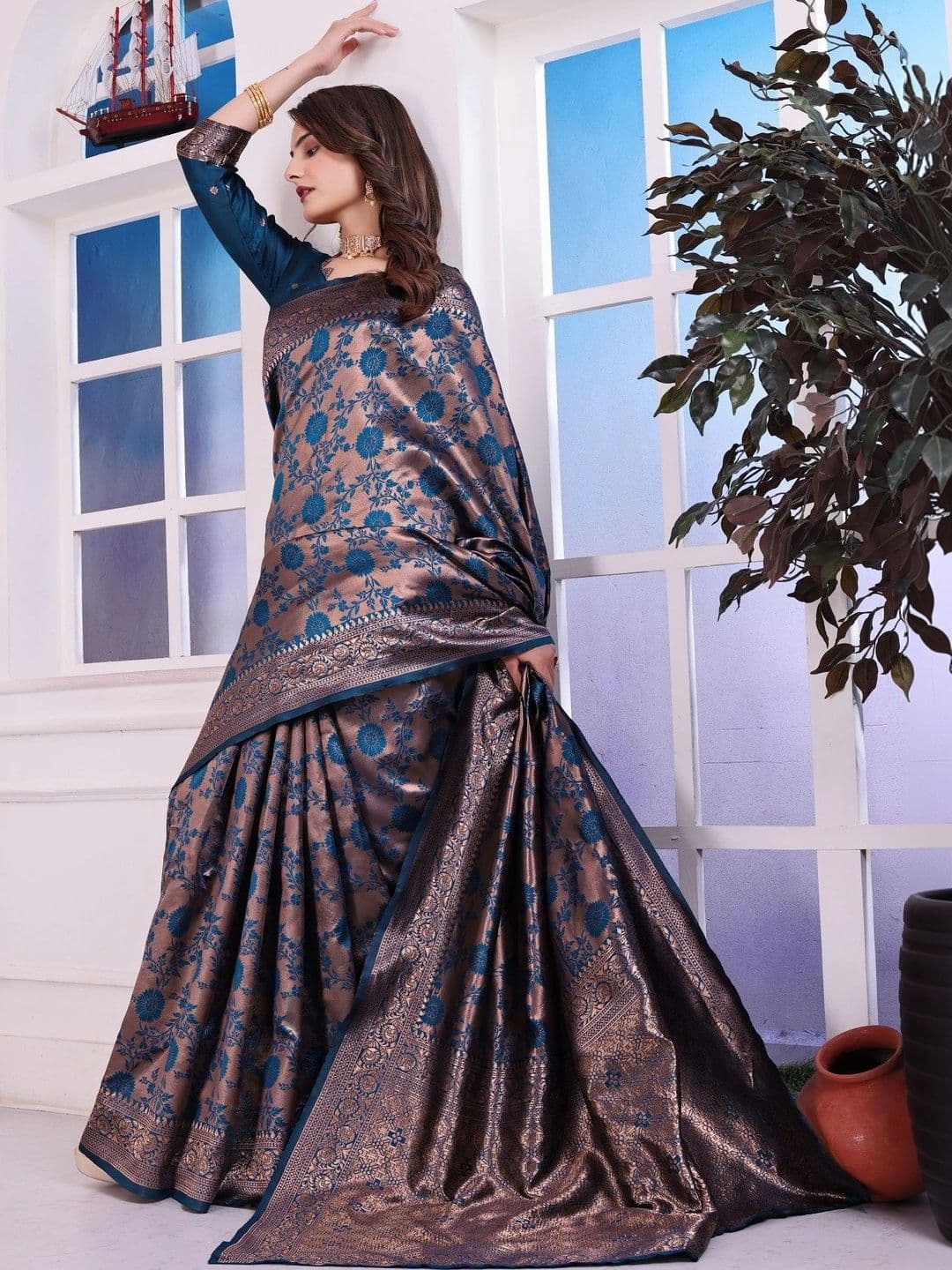 revika Floral Zari Art Silk Designer Kanjeevaram Saree thumbnail 5