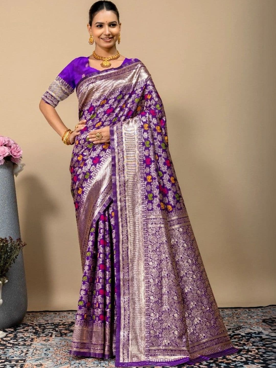 SILKARA CREATION Floral Zari Silk Blend Banarasi Saree - view 1
