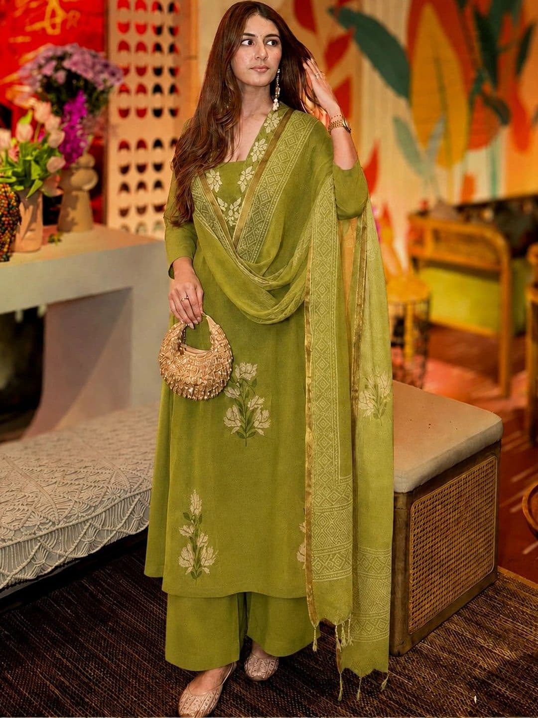 GoSriKi Women Floral Embroidered Regular Thread Work Kurta with Palazzos & With Dupatta thumbnail 5