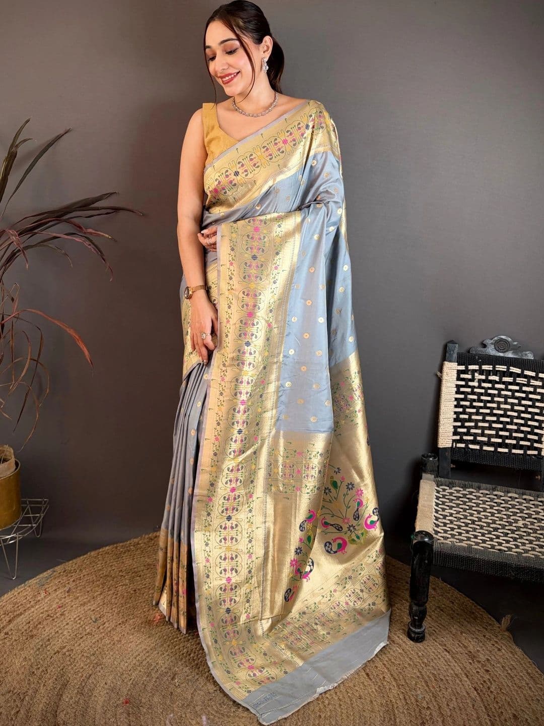 Royal Rajgharana Saree Floral Woven Design Zari Art Silk Paithani Sarees - view 1