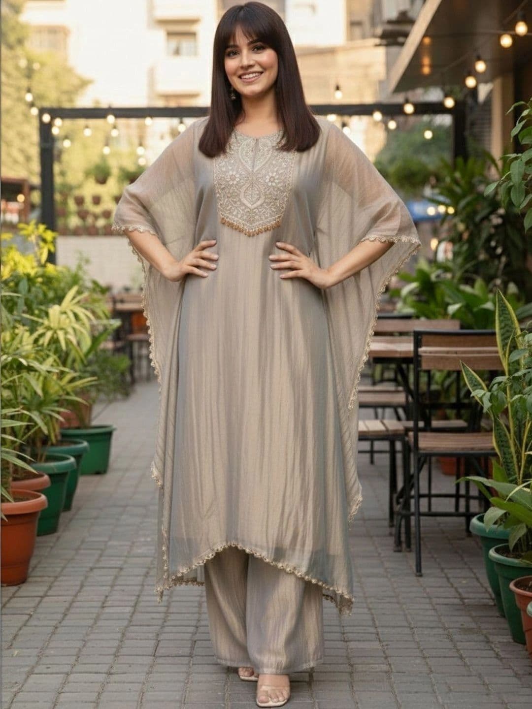 Sangria Women Ethnic Motifs Embroidered Regular Beads and Stones Kurta with Palazzos thumbnail 2