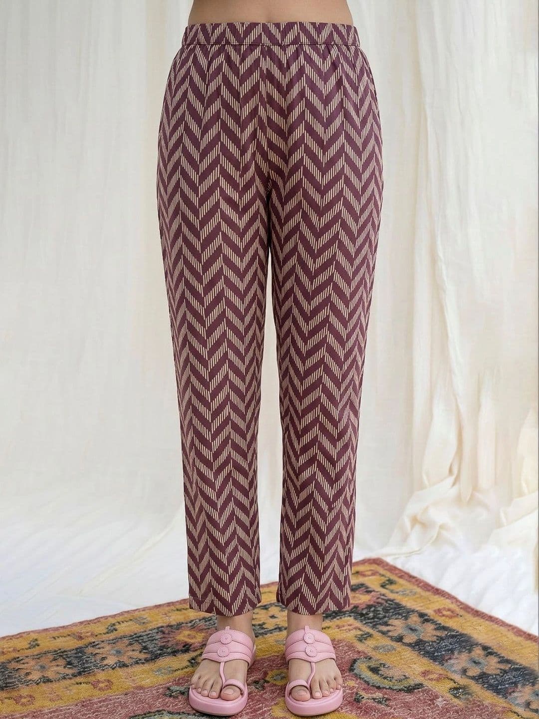Meena Bazaar Women Printed Regular Kurti with Trousers thumbnail 2