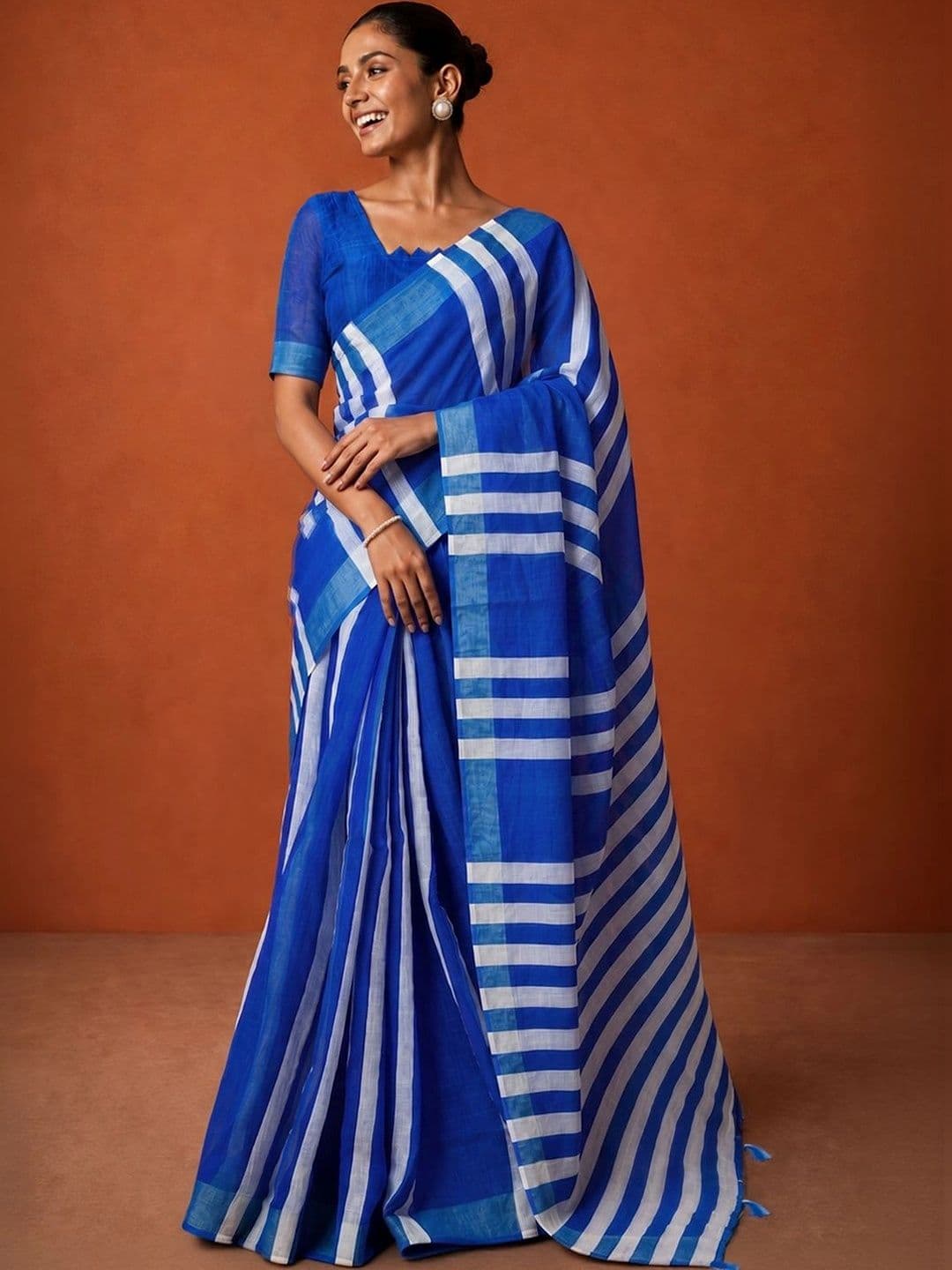 Suha Striped Silk Blend Saree thumbnail 6